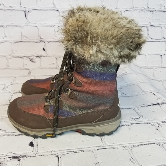 Eddie Bauer Solstice Fur winter boots - Picture 3 of 15